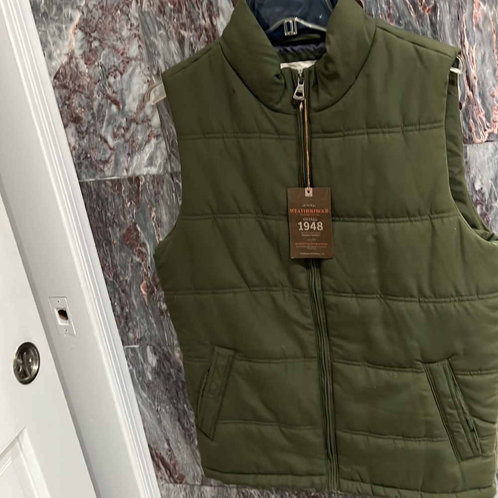 New with tags green weatherproof vest - Picture 3 of 5